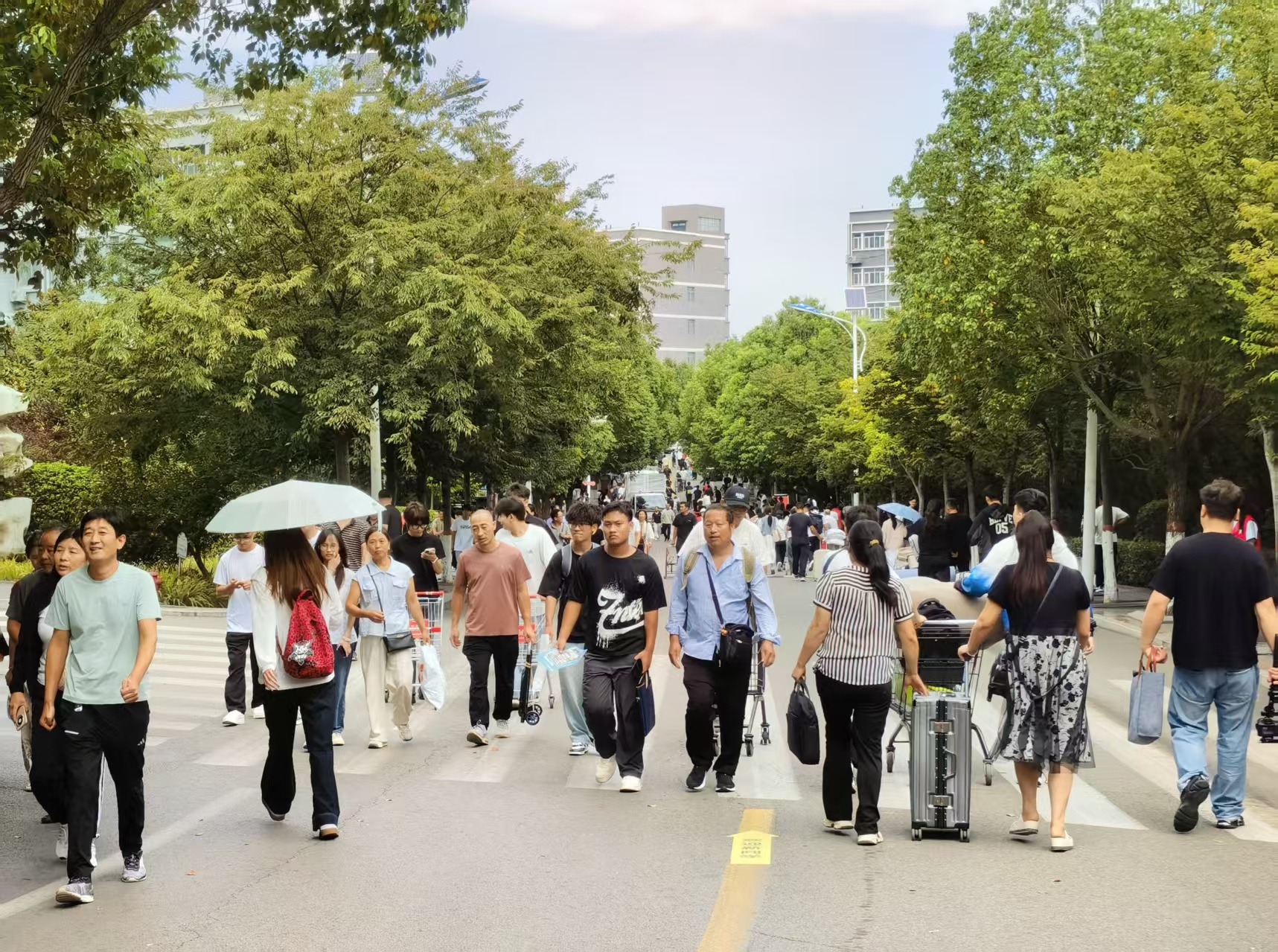 2026级新生报到现场